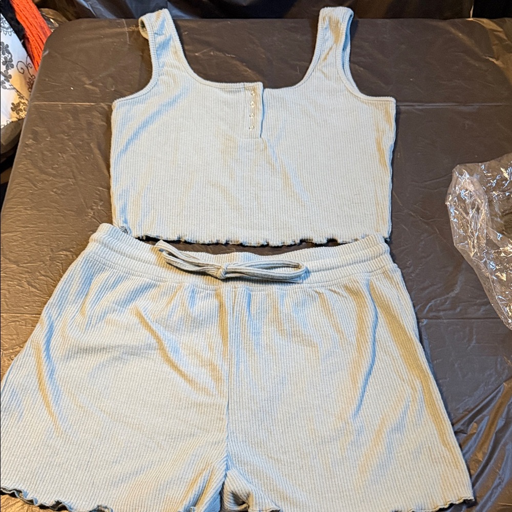 New Love Tree Size LargeShort  and Tank Top Lounge Set with Ruffled Hems